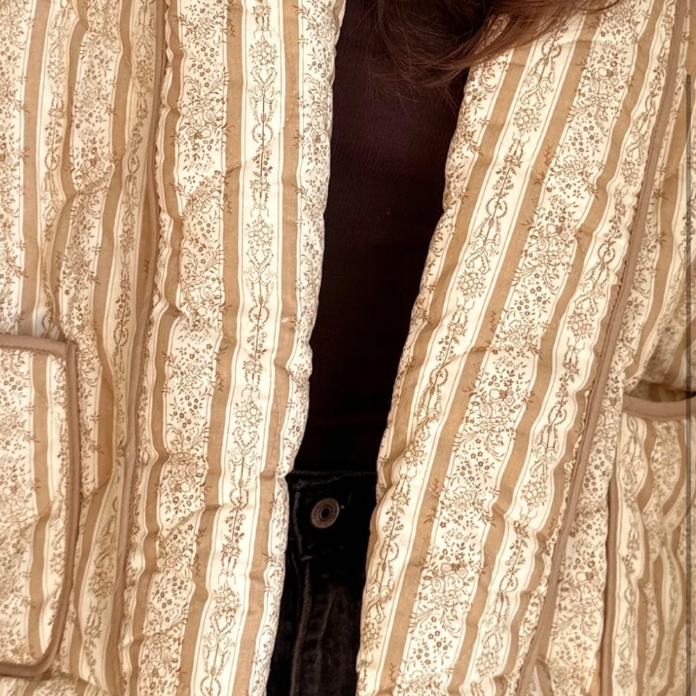 From shop your darling boutique. New. 
Brand MABLE Size M ( fits over sized) - Picture 2 of 5